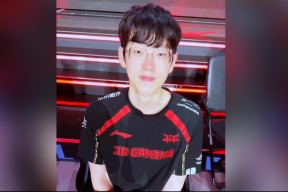 华体会app-包含C9轻取CLG，Scout操刀奇招英雄翻盘四强赛2:1（釜山）的词条